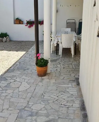 Dora